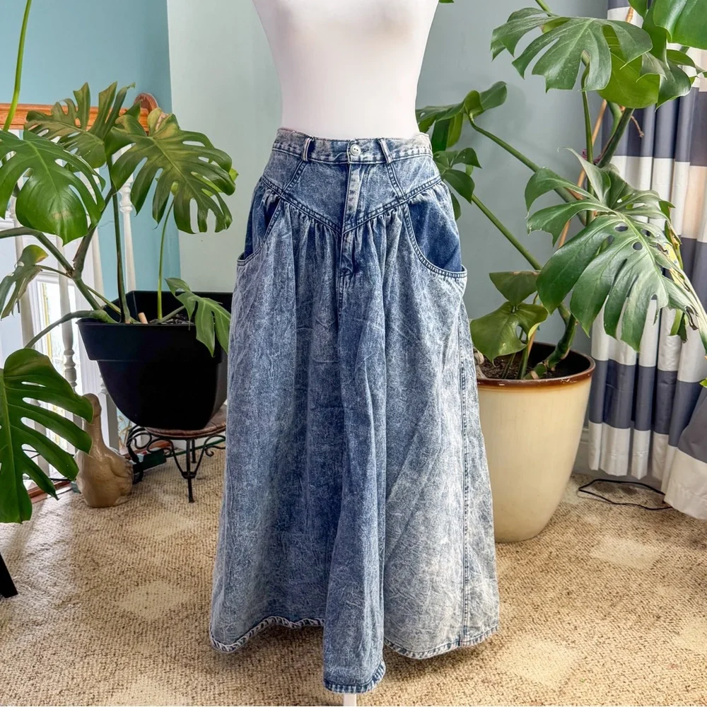 Jordache Denim Maxi Skirt - Picture 2 of 8